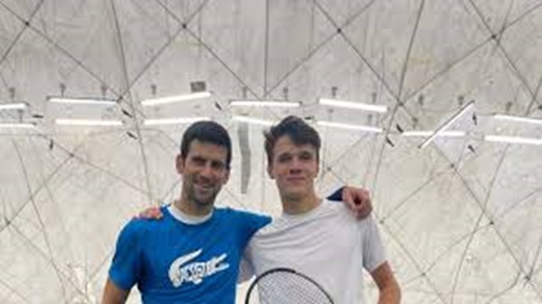 Novak Djokovic vs Jakub Mensik